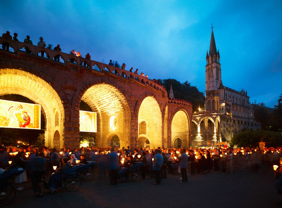 Lourdes, une ville mondialement connue